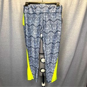 Nike crop leggings black gray yellow with drawstring and pocket medium